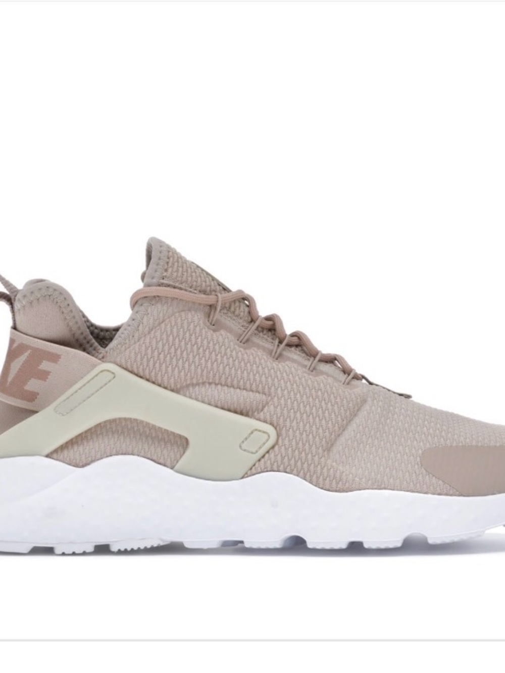 Nike women’s Sneaker in Beige and White